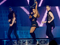 AAC - Ariana Grande 101115 - 09